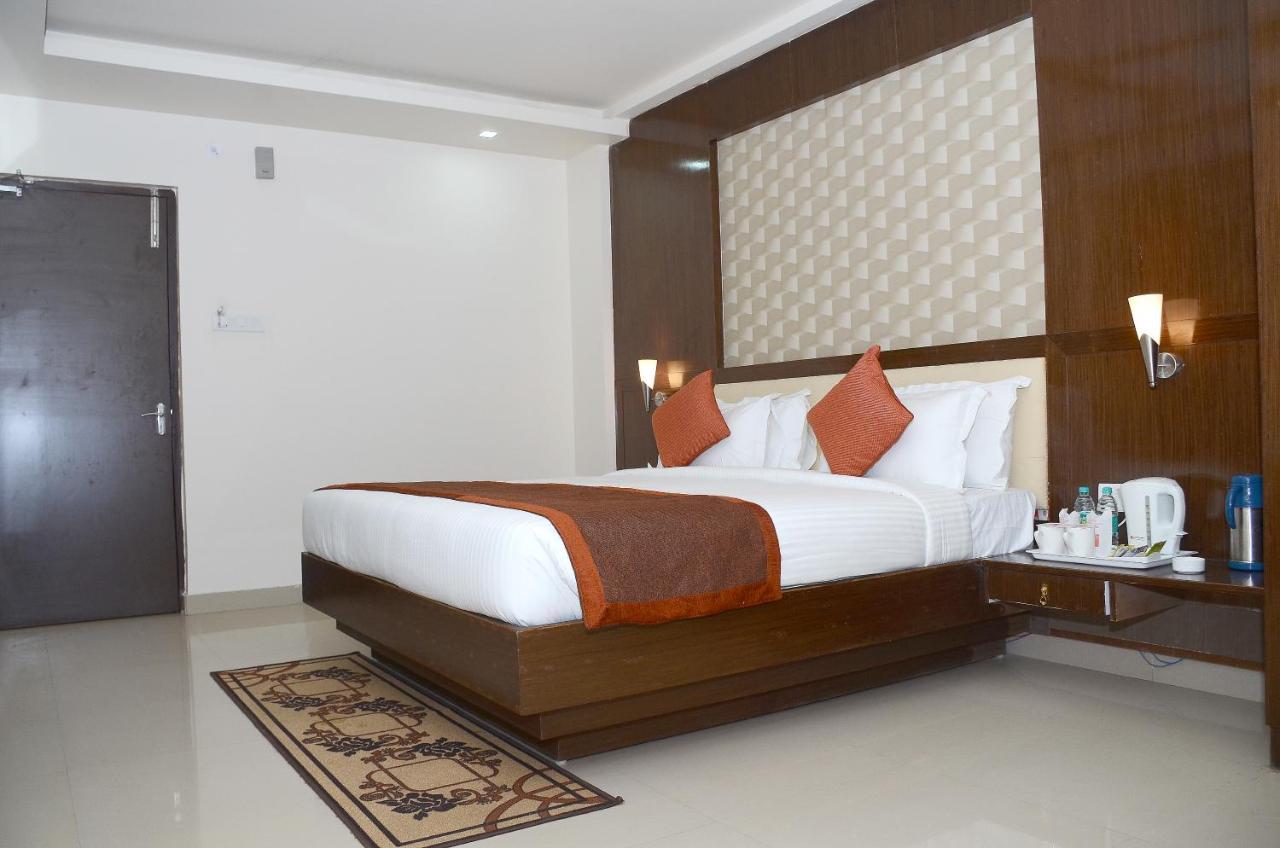 Vaishnavi Clarks Inn Buxar Exterior photo