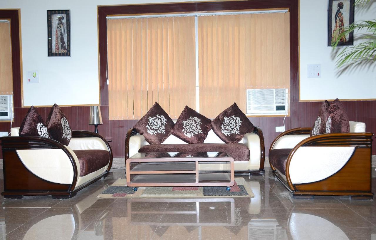 Vaishnavi Clarks Inn Buxar Exterior photo
