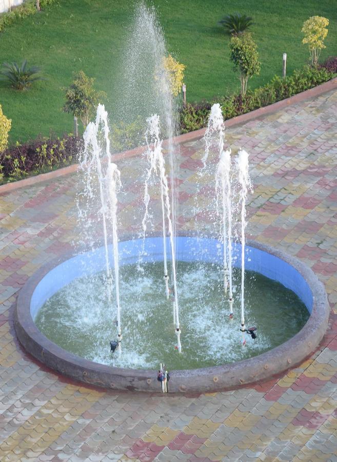 Vaishnavi Clarks Inn Buxar Exterior photo